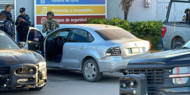 Capturan a un pasajero de un automóvil de plataforma digital que amenazaba a personas con una arma de fuego