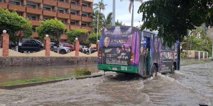 Drenes del sur del estado alcanzan 95% de su capacidad tras lluvias, sin registrar afectaciones: Feliciano Castro