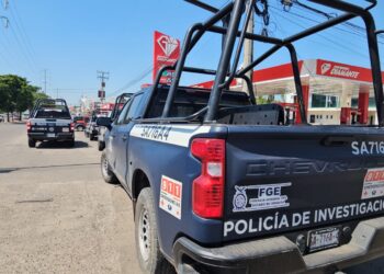 Con ráfagas de balas de armas largas ejecutan a limpiavidrios en la Miguel Hidalgo