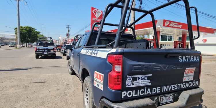 Con ráfagas de balas de armas largas ejecutan a limpiavidrios en la Miguel Hidalgo