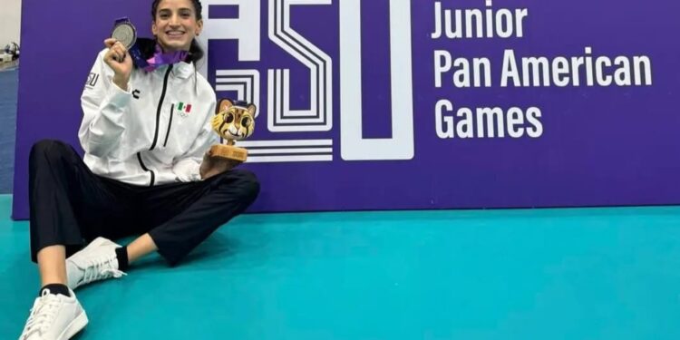 Andrea Félix, orgullo de la Facultad de Ingeniería de la UAS, logró la medalla de plata con la selección mexicana de voleibol en los Panamericanos Jr.