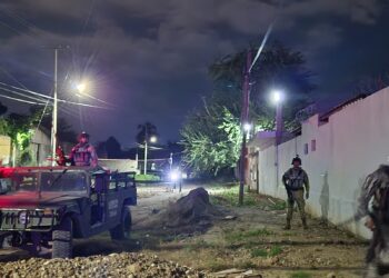 Asesinan a balazos a un joven desconocido en la colonia Pemex