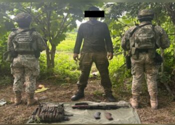 Grupo Interinstitucional detiene a hombre armado en Escuinapa