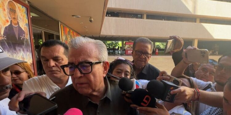 FGE investiga asesinato de policía estatal; es una hipótesis que abatidos serían los presuntos responsables, dice Rocha