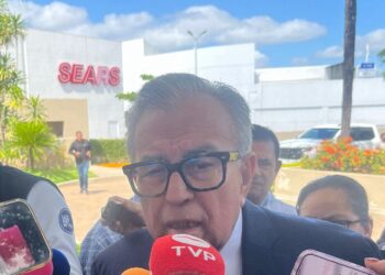 Rocha llama a universitarios a manifestarse libremente en la Consulta por la Reingeniería de la UAS