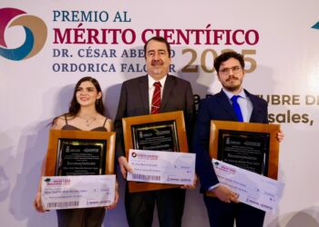 Gobernador Rocha entrega el Premio al Mérito Científico 2025