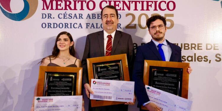 Gobernador Rocha entrega el Premio al Mérito Científico 2025