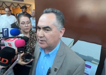 Madueña emite su voto; llama a la comunidad universitaria a participar libremente en la Consulta por la Reingeniería