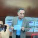 Rector de la UAS muestra su talón de cheque y acusa a Sergio Torres de oportunismo