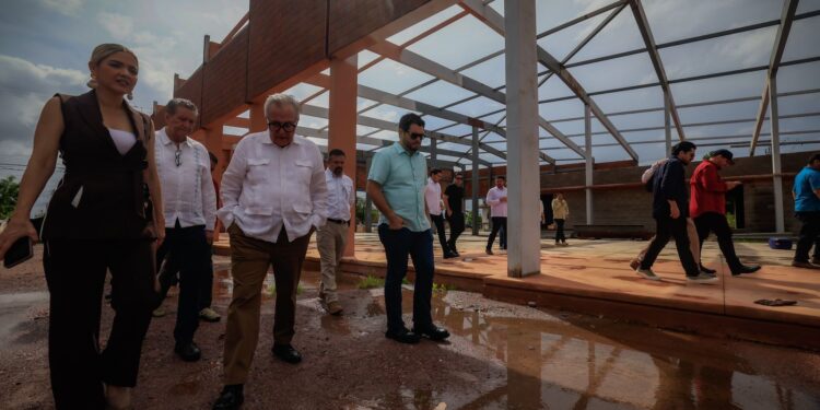 Gobernador Rocha retomará la construcción del Polideportivo “Marco Verde” inconcluso en Mazatlán