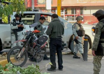 Balean a joven en intento de despojo de motocicleta en Villa Universidad