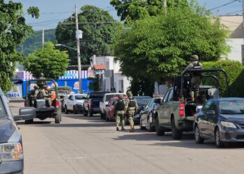 Atacan a balazos a policías municipales en la colonia Guadalupe Victoria