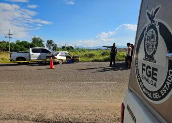Un maestro murió y una maestra sufrió lesiones graves en choque en Pericos, Mocorito