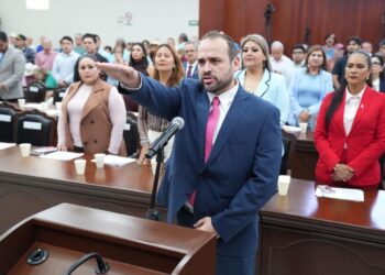 Reeligen a Magistrado de Sala Regional del TJA; le toman protesta