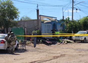 Incendian con bombas Molotov una casa y levantan a 3 personas de la Toledo Corro