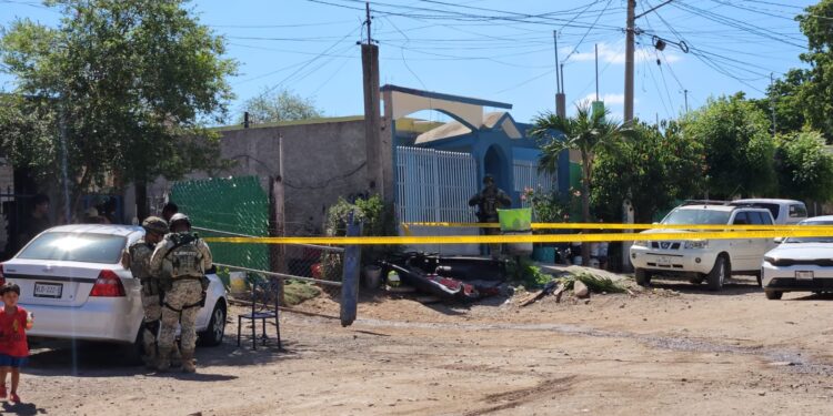 Incendian con bombas Molotov una casa y levantan a 3 personas de la Toledo Corro