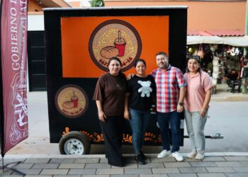 José Paz López entrega carretas y horno a mujeres emprendedoras de Badiraguato
