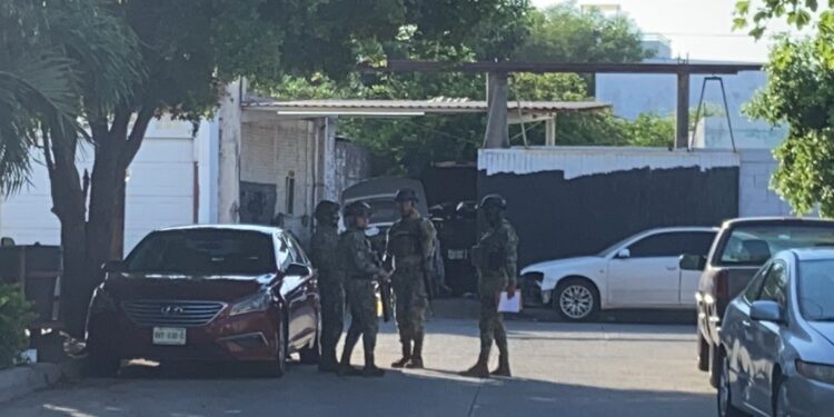 Matan a balazos a dos hombres en un taller mecánico cerca de la SSPYTM de Culiacán