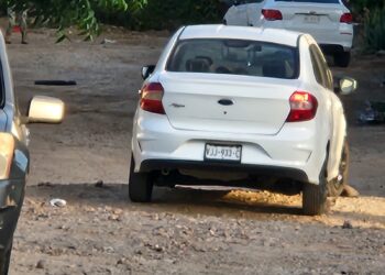 Ejecutan a un hombre desconocido en un automóvil blanco en la colonia Gustavo Díaz Ordaz