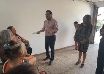 “Chicas Mezcales”, ejemplo de emprendimiento femenino en Culiacán: alcalde Juan de Dios Gámez al entregar apoyo