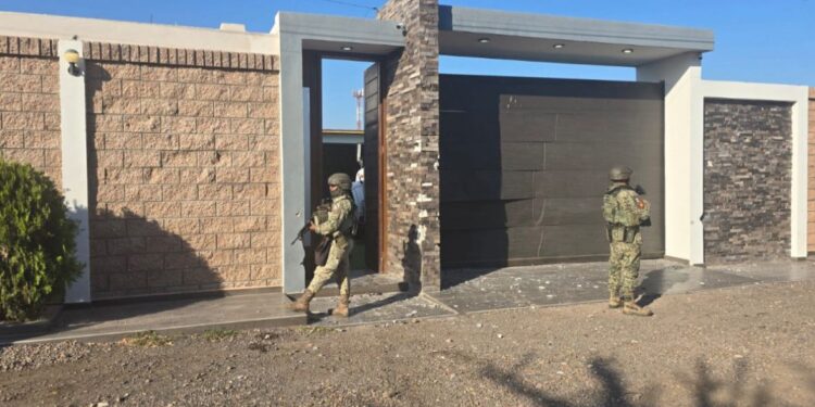 Aseguran salón de eventos vandalizado, vehículo pesado y un artefacto explosivo en Navolato