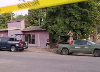 Sicarios atacan a balazos a tres hombres en la Díaz Ordaz; dos mueren y uno más resulta herido