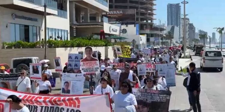 “No me iré de Mazatlán sin encontrar a mi hijo”: madre de Carlos Emilio, joven duranguense desaparecido en Terraza Valentino en Mazatlán