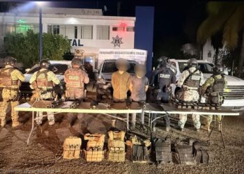 Durante un fuerte operativo en el norte de Culiacán, rescatan a un civil, detienen a 3 presuntos delincuentes y aseguran armamento, vehículos, cargadores y cartuchos