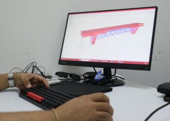 Doctorando de la UAS desarrolla proyecto para medir desplazamientos y evaluar la integridad de infraestructuras como puentes o edificaciones