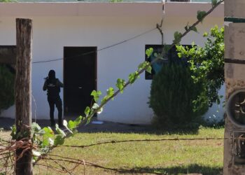 Grupo armado irrumpe en Los Ciruelos y matan a un joven y otro más es privado de la libertad durante la madrugada