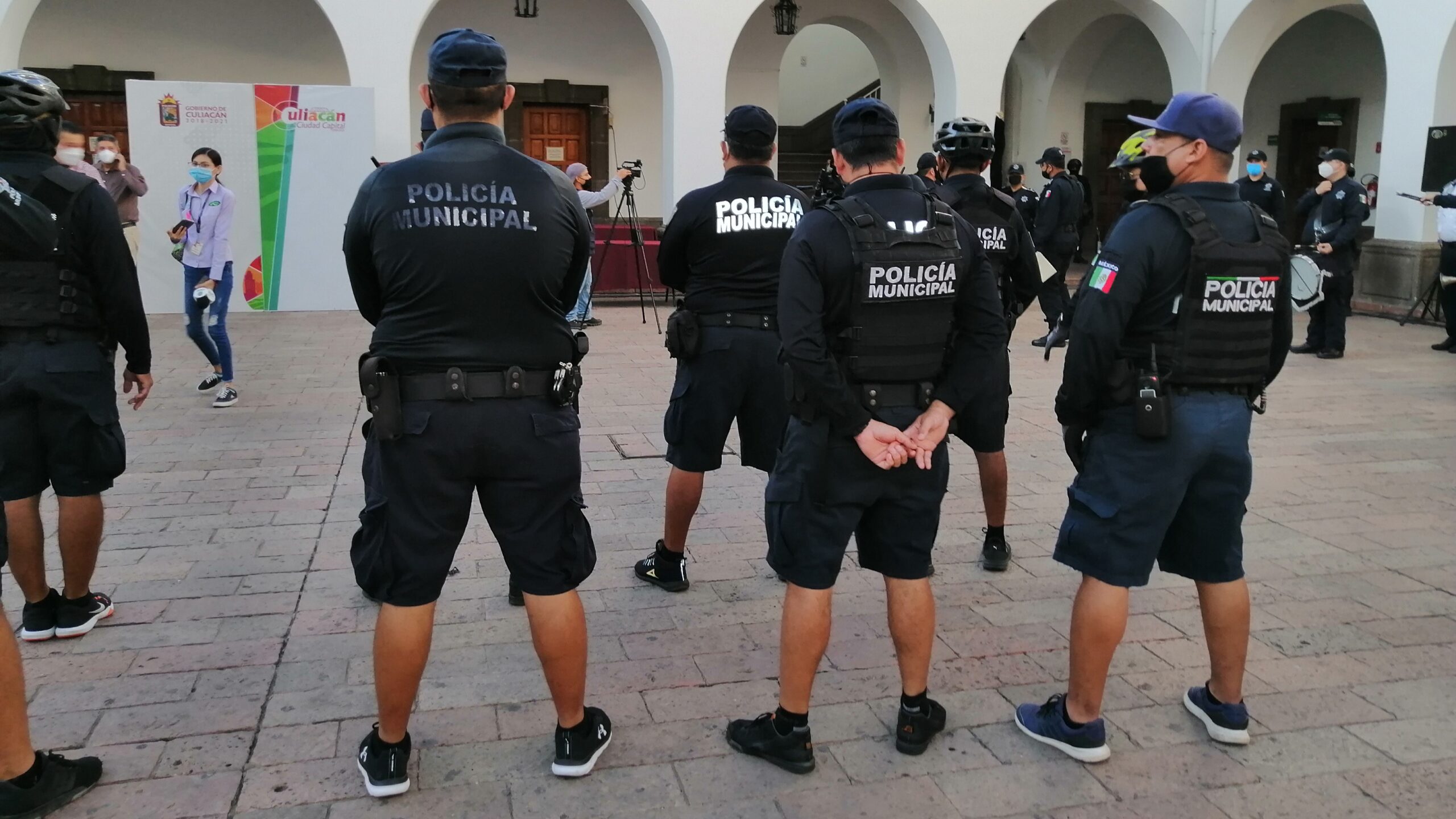 Policías activos y jubilados así como viudas reciben un incremento salarial con retroactivo de un 4.59%