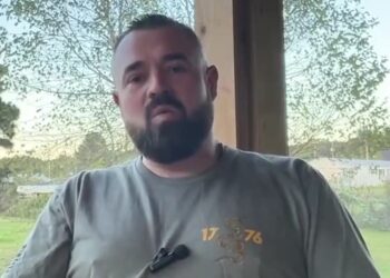 Estadounidense acusado de matar al abusador de su hija se postula para Sheriff