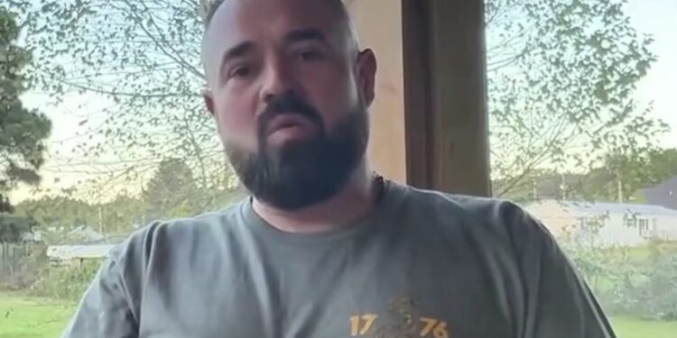 Estadounidense acusado de matar al abusador de su hija se postula para Sheriff