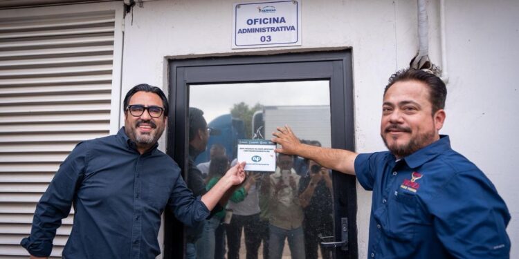 “Gracias a esto, pudimos salir adelante”; Juan de Dios Gámez entrega crédito de ‘Impulso Nafin’ a comercializadora Karnes AyL