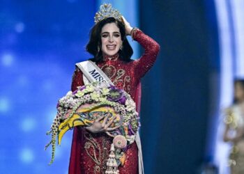 Fátima Bosch se corona como Miss Universo