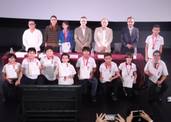 Premian a las y los ganadores de la Olimpiada Sinaloense de Informática 2024-2025