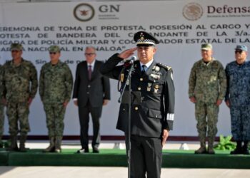 Gobernador Rocha acude a toma de protesta de Julices Julián González, como nuevo Coordinador de la Guardia Nacional en Sinaloa