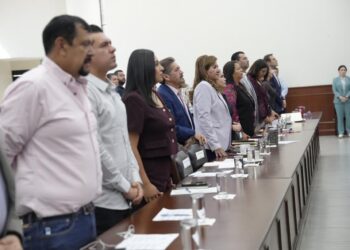 Guarda Congreso de Sinaloa minuto de silencio en memoria de Carlos Manzo