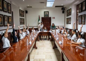 Alumnas del Colegio Chapultepec Norte participan en el programa “Conoce tu Ayuntamiento”