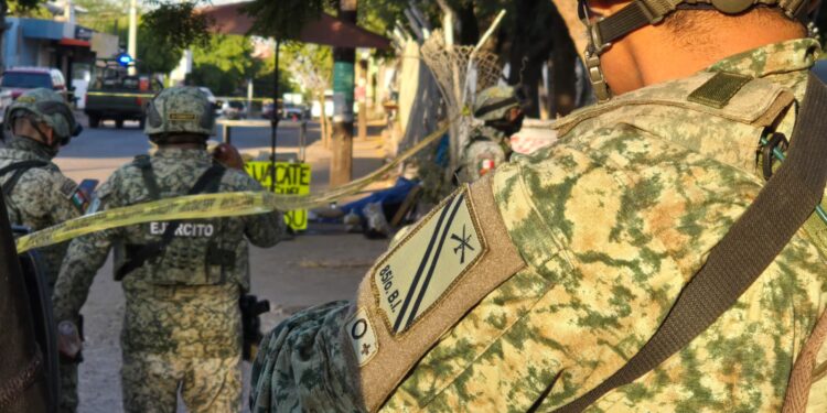 Atacan a balazos a dos mujeres que vendían aguacates y frijol; una de ellas murió