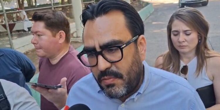 Gámez Mendívil lamenta asesinato de ex funcionario municipal y ofrece acompañamiento a su familia