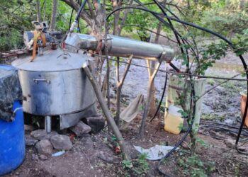 Aseguran laboratorio para la fabricación de drogas sintéticas en Culiacán