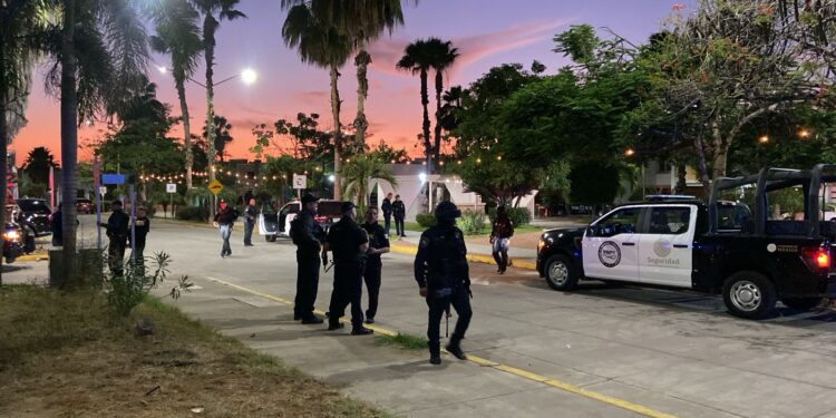 Persecución armada genera movilización policial en fraccionamiento Barcelona; se reportan detenidos y aseguramiento de armas