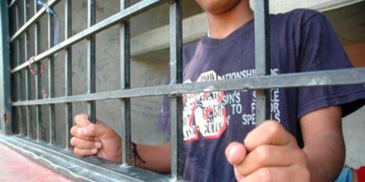 Adolescente acusado de doble feminicidio en la 21 de Marzo podría recibir hasta 14 años de internamiento, informa la FGE