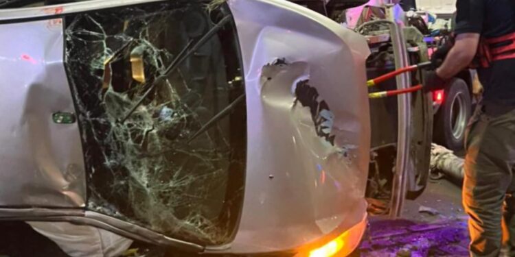 Un hombre y una mujer resultaron lesionados al ser chocado auto en que circulaba por otra unidad