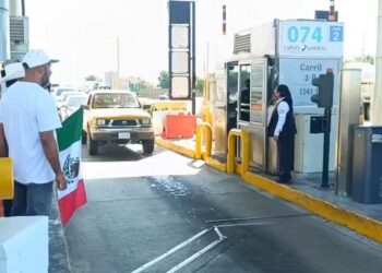 Exigen precio justo al maíz: Productores liberan caseta de Cuatro Camino