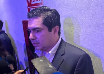 Periodista Héctor Ponce presenta el libro “La Decisión”