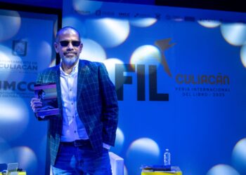 Poesía, historia y jazz conquistan al público en el Foro del Auditorio MIA en la FIL Culiacán 2025