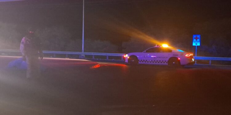 Ejecutan a balazos a un desconocido en un puente de “La Costerita”