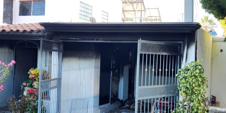 Vandalizan e incendian un domicilio en Santa Fe